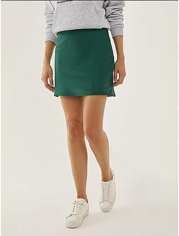 Mini-jupe unie en satin