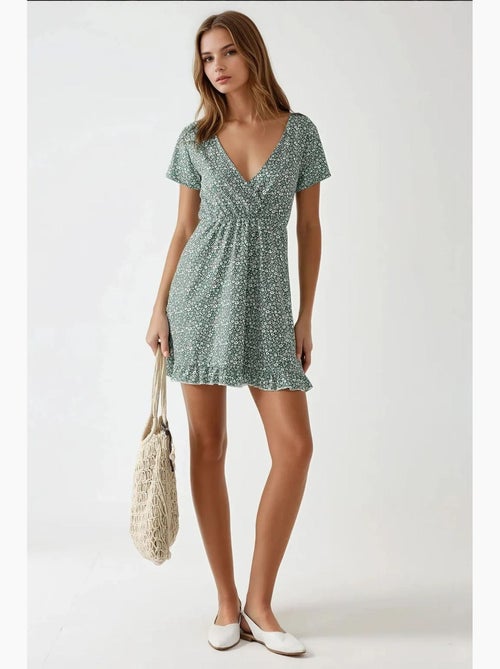 Mini robe à fleurs et col en v hiccup - Kiabi Mini robe à fleurs et col en v hiccup - Kiabi