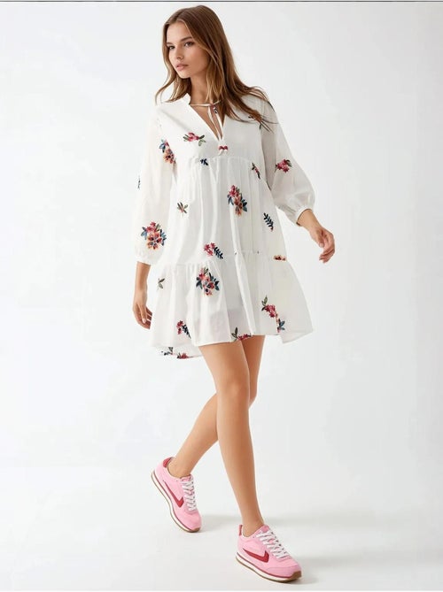 Mini-robe à motifs et col en v hiccup - Kiabi Mini-robe à motifs et col en v hiccup - Kiabi