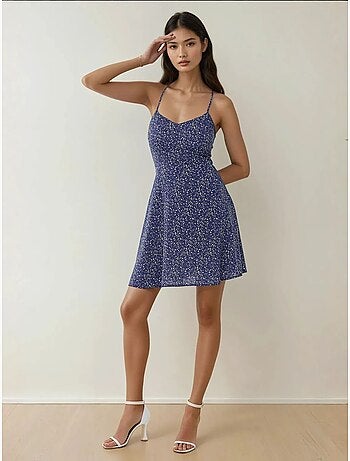 Mini robe à motifs floraux. Hiccup