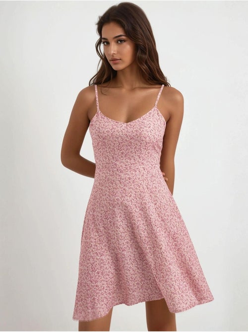 Mini robe à motifs floraux. Hiccup - Kiabi