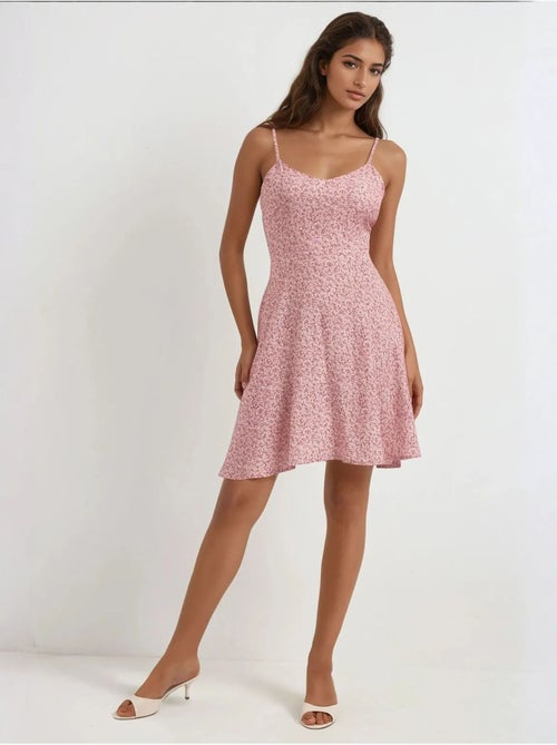 Mini robe à motifs floraux. Hiccup - Kiabi