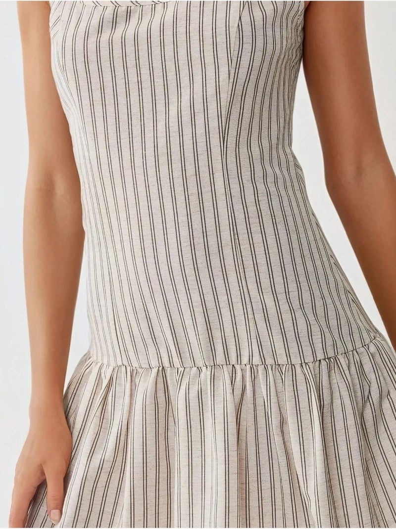Mini-robe ajustée à col carré Blanc - Kiabi