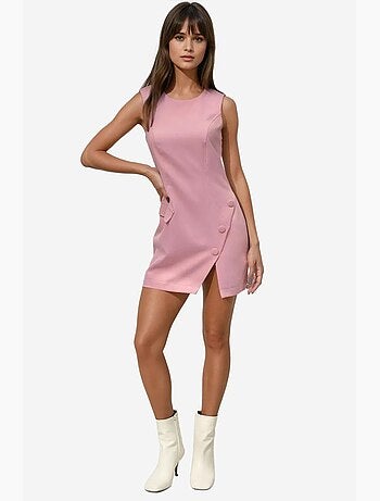 Mini-robe ajustée à col ras du cou et boutons hiccup