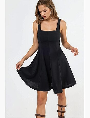 Mini-robe élégante à col carré hiccup