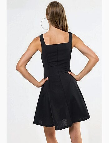 Mini-robe élégante à col carré hiccup