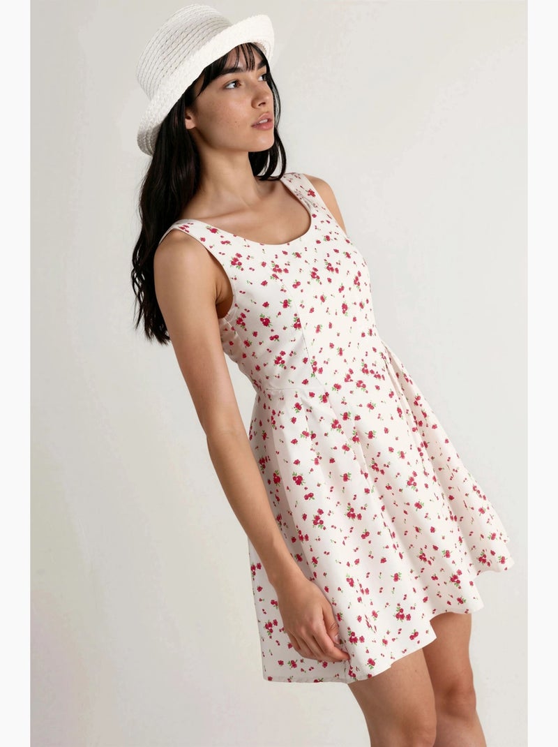 Mini-robe florale coupe a avec col ras du cou hiccup Blanc - Kiabi