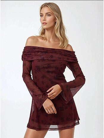 Mini-robe moulante à épaules dénudées et motif floral hiccup