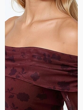Mini-robe moulante à épaules dénudées et motif floral hiccup