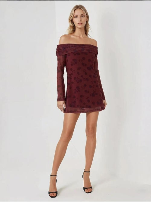 Mini-robe moulante à épaules dénudées et motif floral - Kiabi Mini-robe moulante à épaules dénudées et motif floral - Kiabi