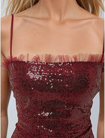 Mini robe moulante à sequins et col carré