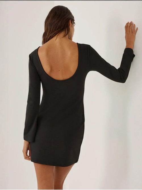Mini-robe moulante avec décolleté dans le dos - Kiabi Mini-robe moulante avec décolleté dans le dos - Kiabi