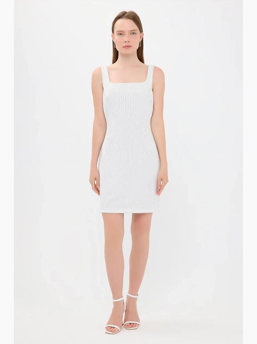 Mini-robe rayée sans manches à col carré hiccup - Kiabi Mini-robe rayée sans manches à col carré hiccup - Kiabi