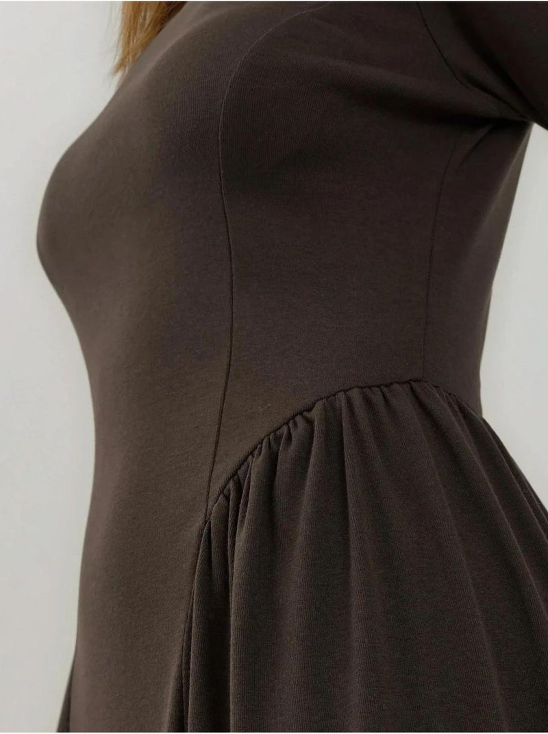 Mini-robe texturée à col bateau Marron foncé - Kiabi