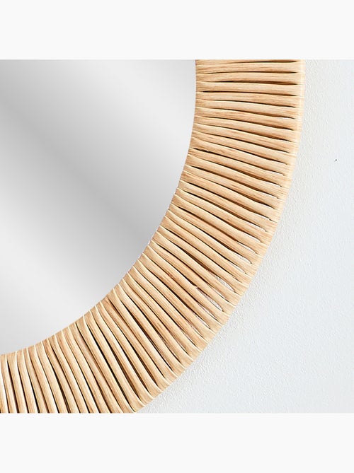 Miroir mural rond 40 cm cadre texturé beige naturel certifié FSC – Future Home - Kiabi Miroir mural rond 40 cm cadre texturé beige naturel certifié FSC – Future Home - Kiabi