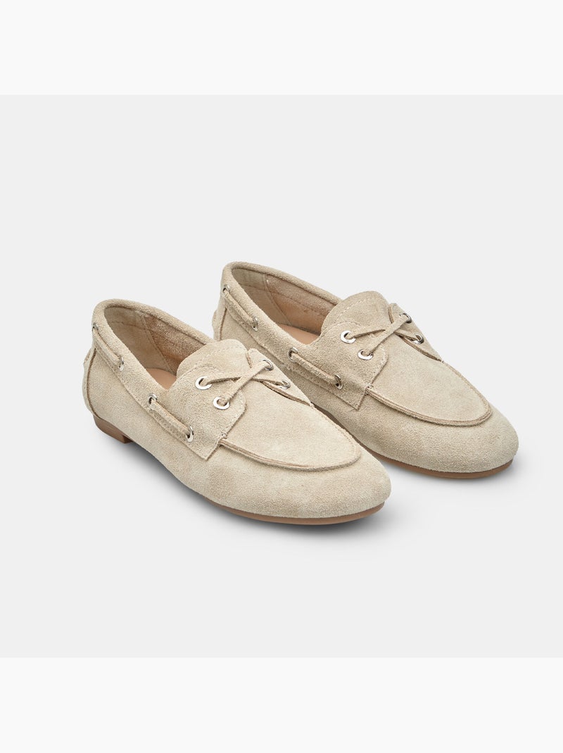Mocassin modèle bateau en daim Bata Beige - Kiabi