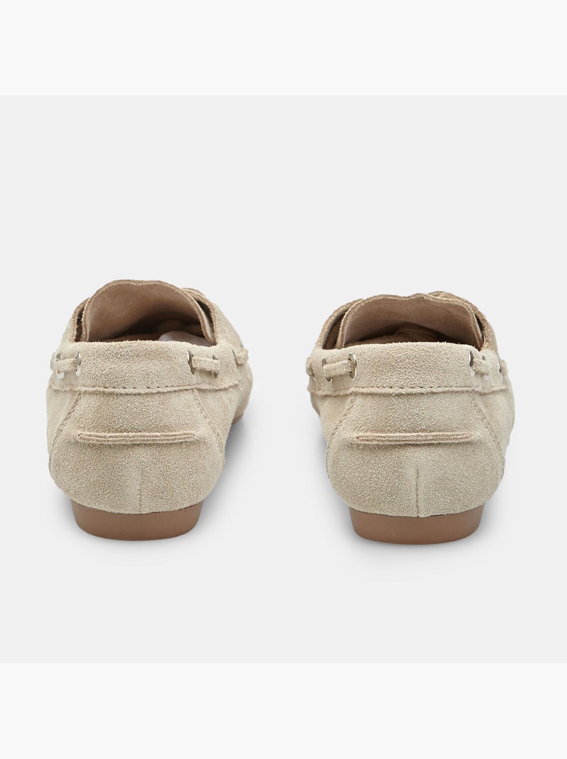 Mocassin modèle bateau en daim Bata Beige - Kiabi