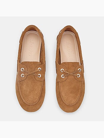 Mocassin modèle bateau en daim Bata