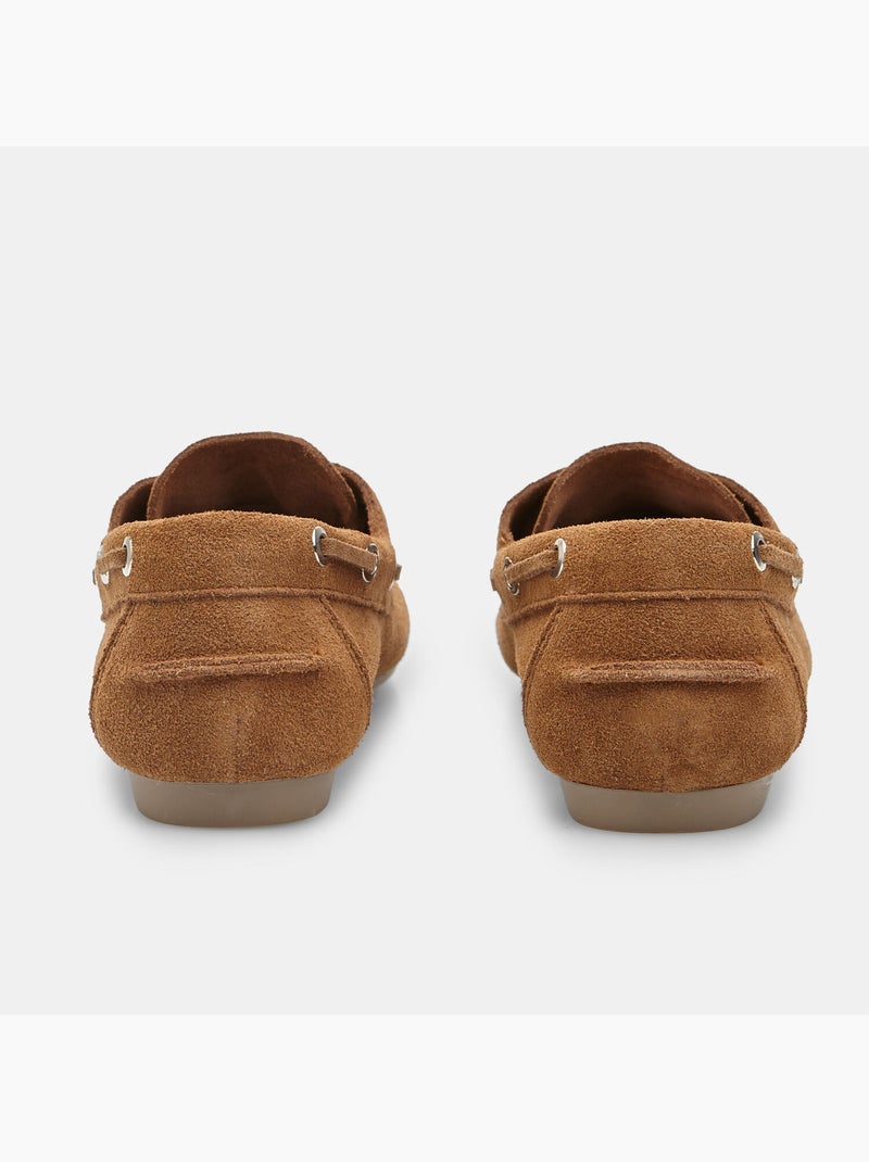 Mocassin modèle bateau en daim Bata Marron - Kiabi
