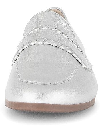 Mocassins argentés en cuir lisse