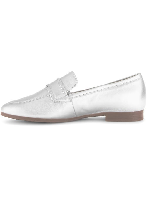 Mocassins argentés en cuir lisse - Kiabi Mocassins argentés en cuir lisse - Kiabi
