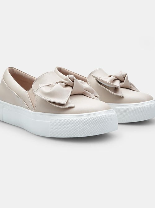 Mocassins Bata avec nœud - Kiabi