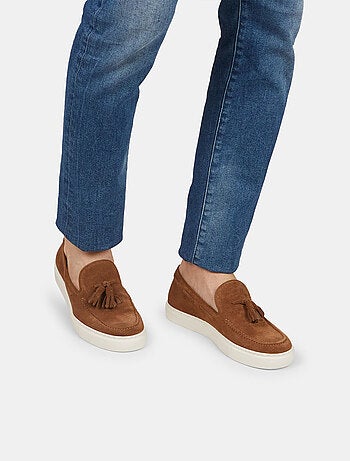 Mocassins Bata Red Label en cuir velours avec pompons