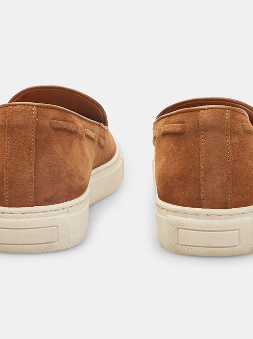 Mocassins Bata Red Label en cuir velours avec pompons - Kiabi
