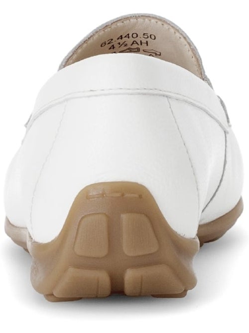 Mocassins blanc en cuir imprimé - Kiabi