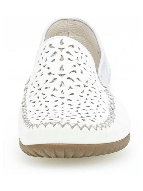 Mocassins blanc en cuir lisse - Kiabi