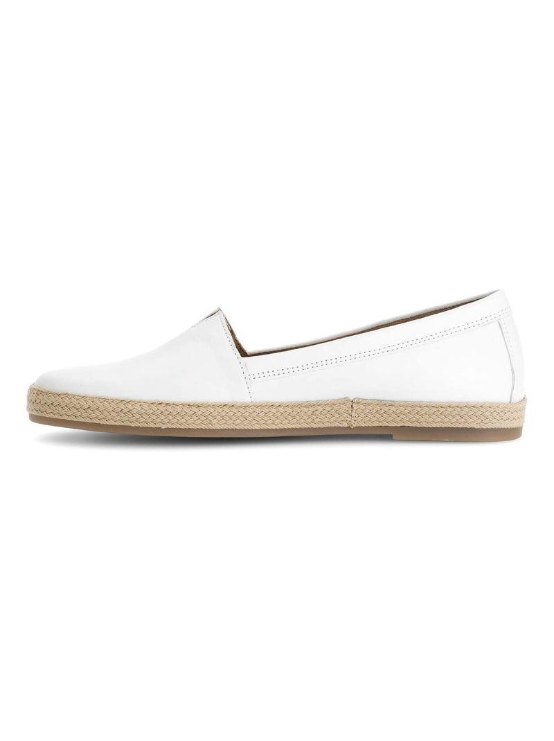 Mocassins blanc en cuir lisse Blanc - Kiabi