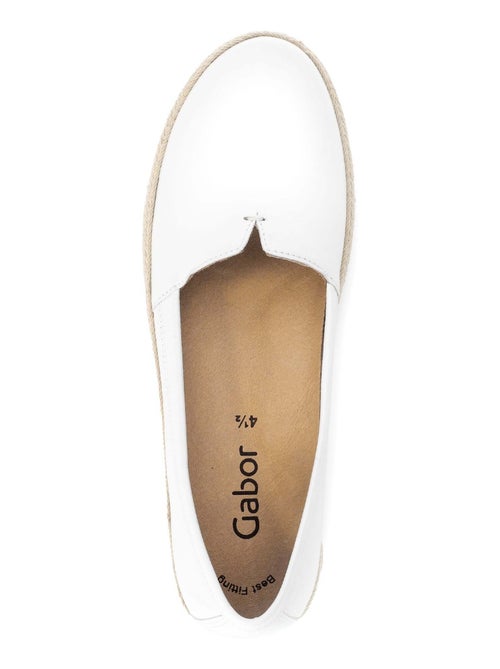 Mocassins blanc en cuir lisse - Kiabi