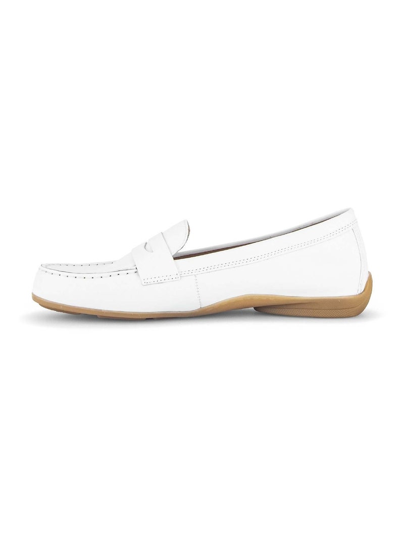 Mocassins blanc en cuir lisse Blanc - Kiabi