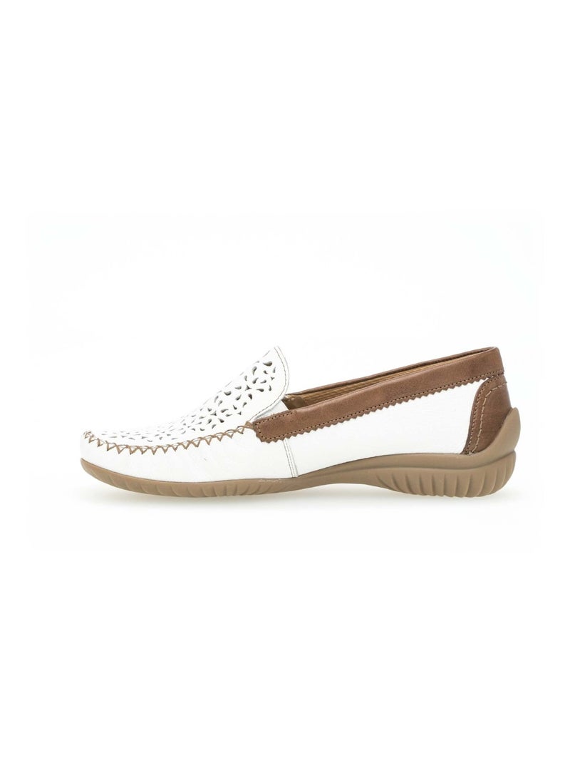 Mocassins blanc en cuir lisse Blanc - Kiabi