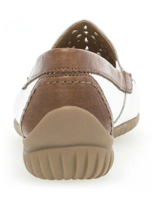 Mocassins blanc en cuir lisse - Kiabi