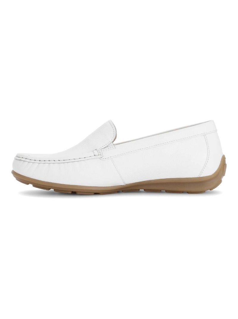 Mocassins blanc en cuir lisse Blanc - Kiabi