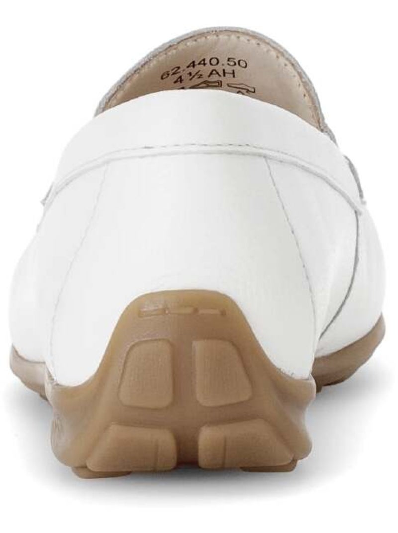 Mocassins blanc en cuir lisse Blanc - Kiabi