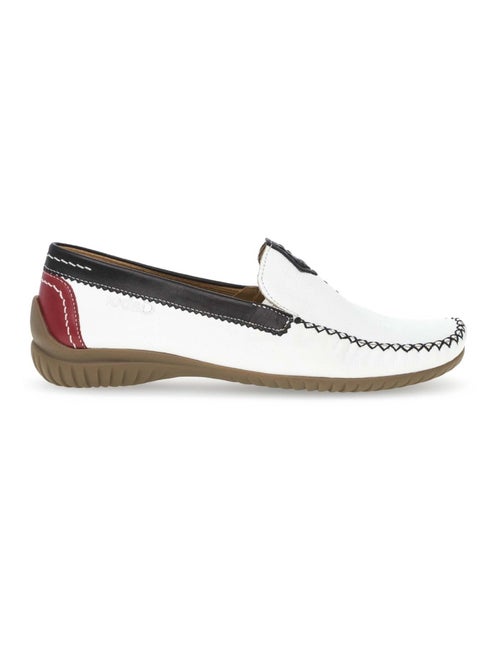 Mocassins blanc en cuir lisse - Kiabi