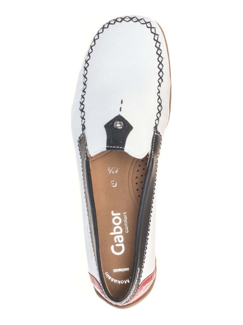 Mocassins blanc en cuir lisse - Kiabi