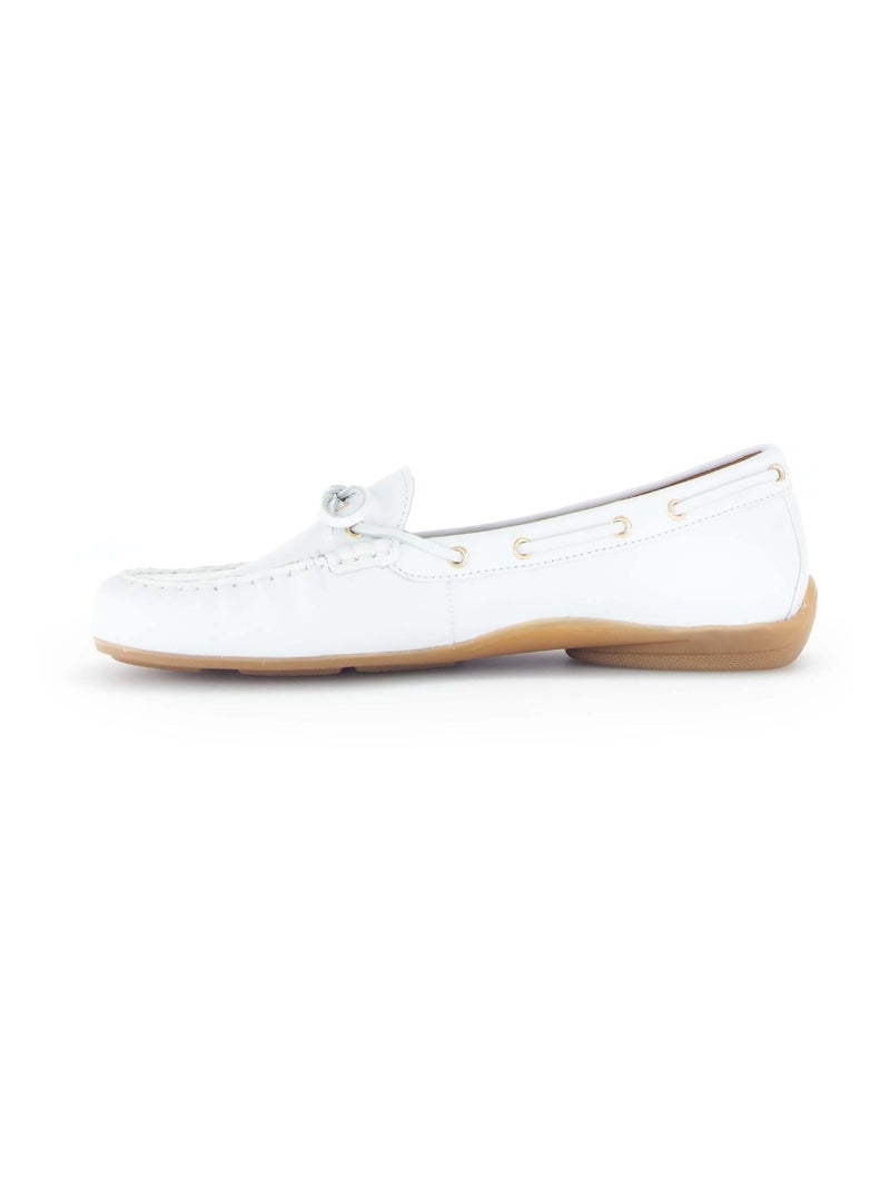 Mocassins blanc en cuir lisse Blanc - Kiabi