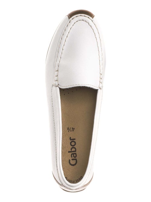 Mocassins blanc en cuir lisse - Kiabi