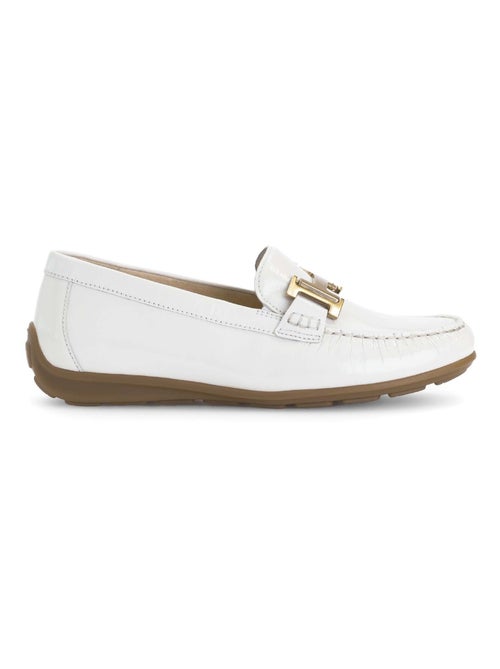 Mocassins blanc en cuir vernis - Kiabi