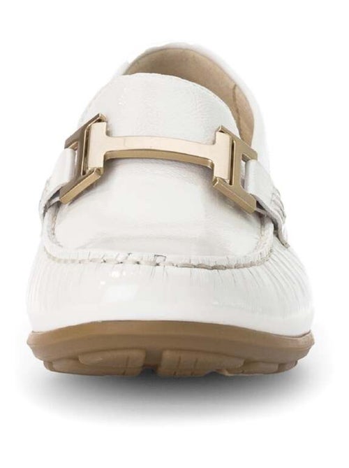 Mocassins blanc en cuir vernis - Kiabi