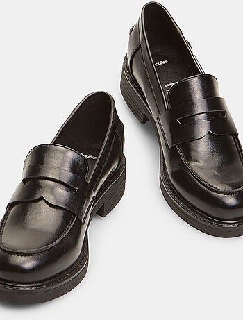 Mocassins effet cuir avec talon BATA