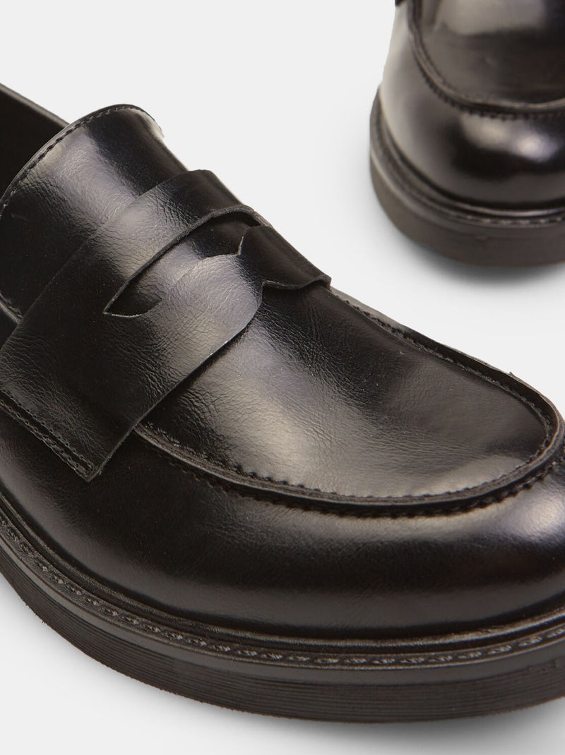Mocassins effet cuir avec talon BATA Noir - Kiabi