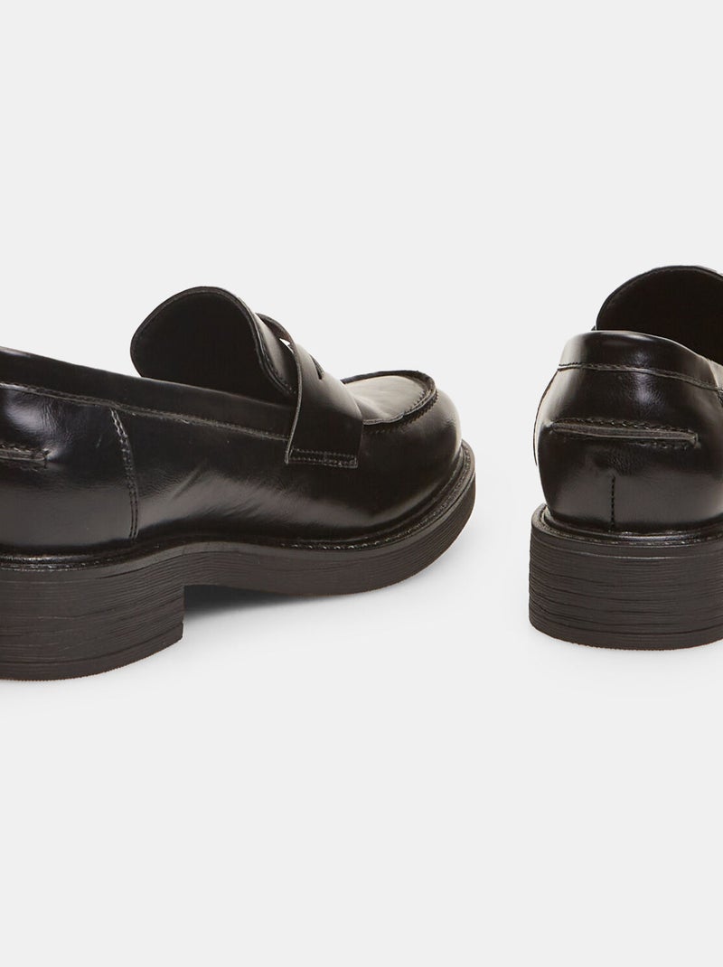 Mocassins effet cuir avec talon BATA Noir - Kiabi