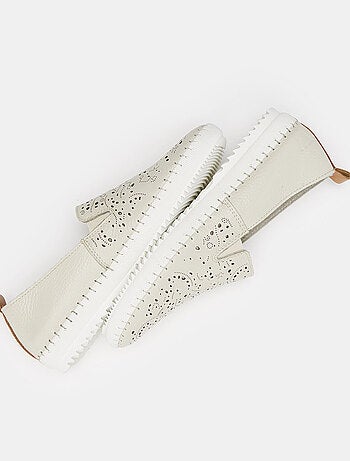 Mocassins en cuir ajouré BATA