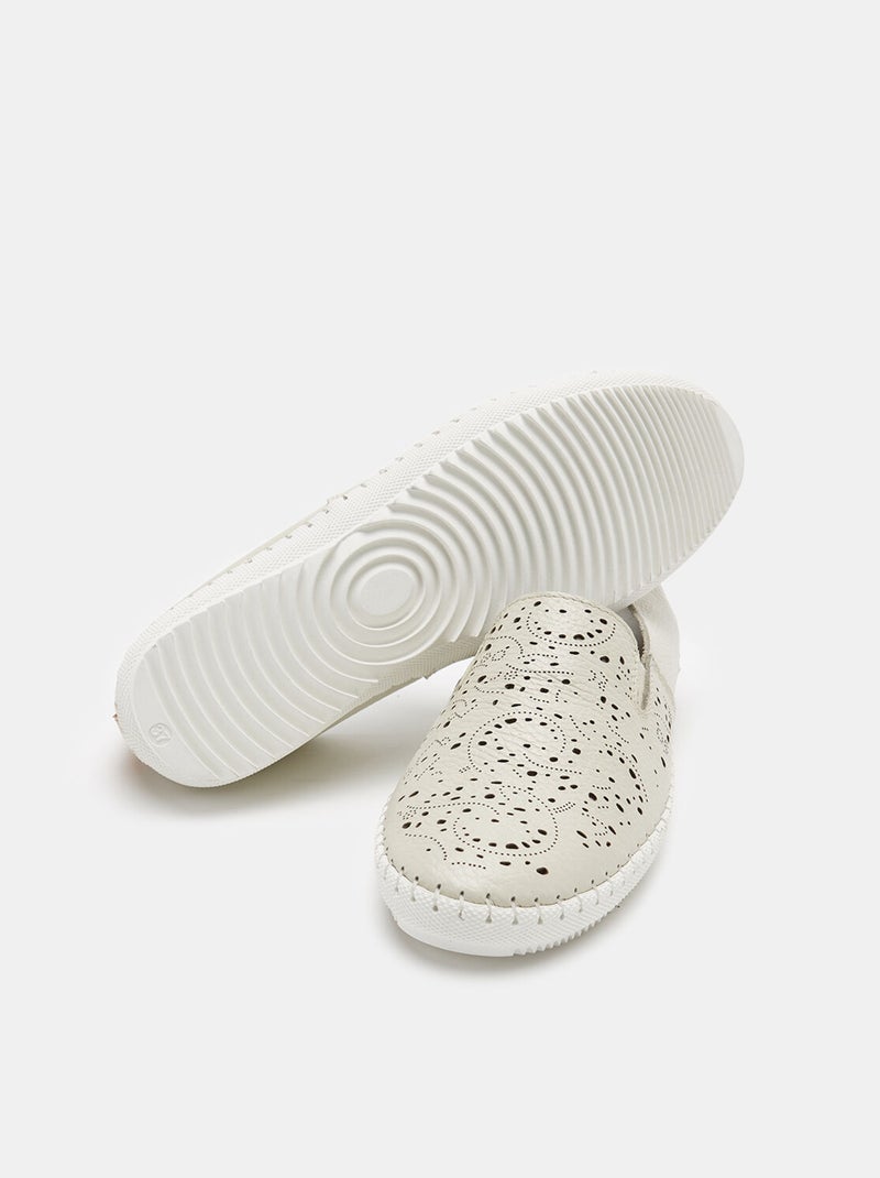 Mocassins en cuir ajouré BATA Blanc - Kiabi