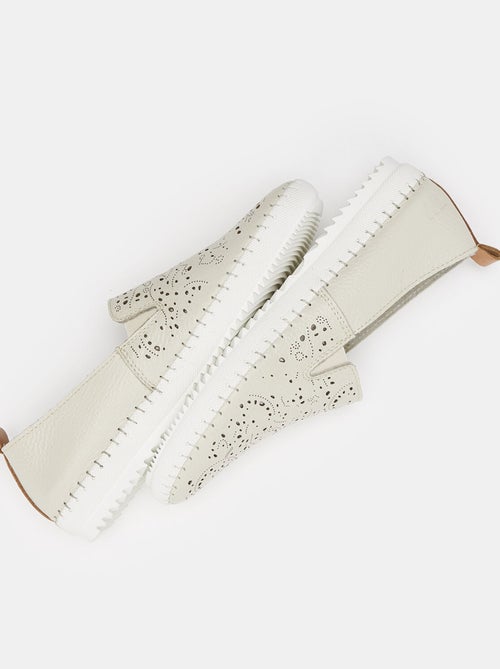 Mocassins en cuir ajouré BATA - Kiabi