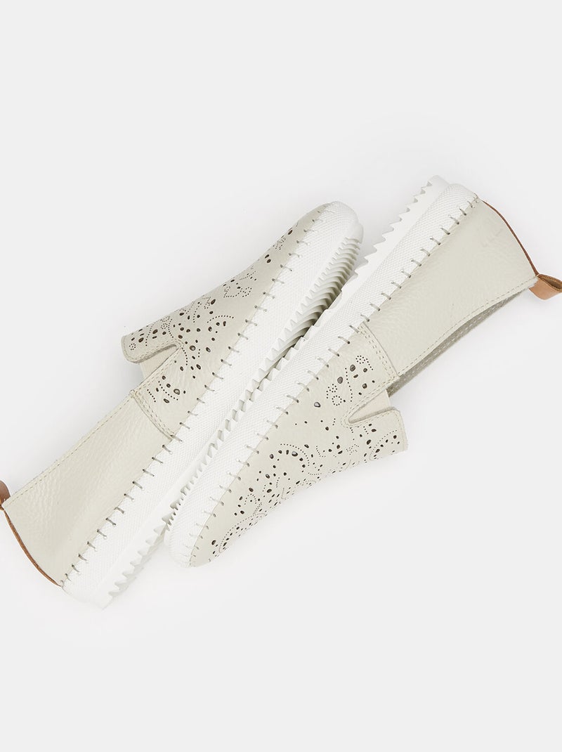 Mocassins en cuir ajouré BATA Blanc - Kiabi